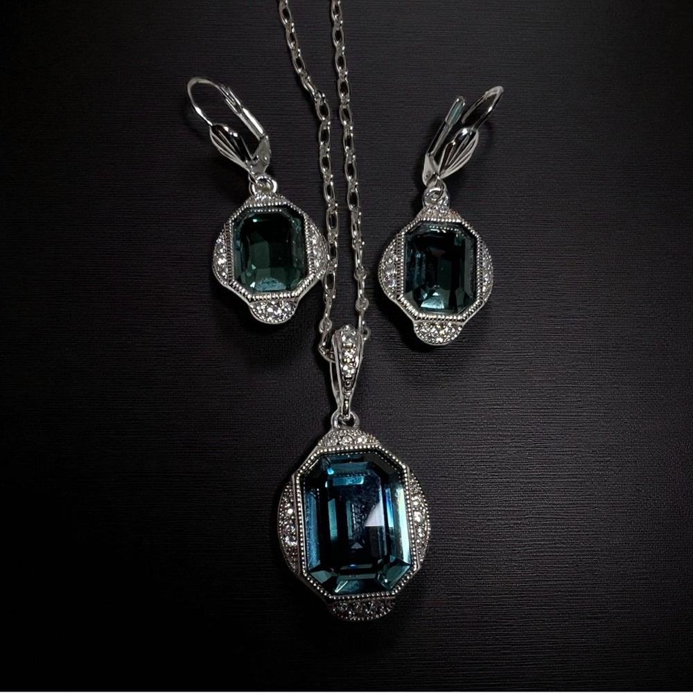 Touchstone Touch stone crystal earrings and necklace set